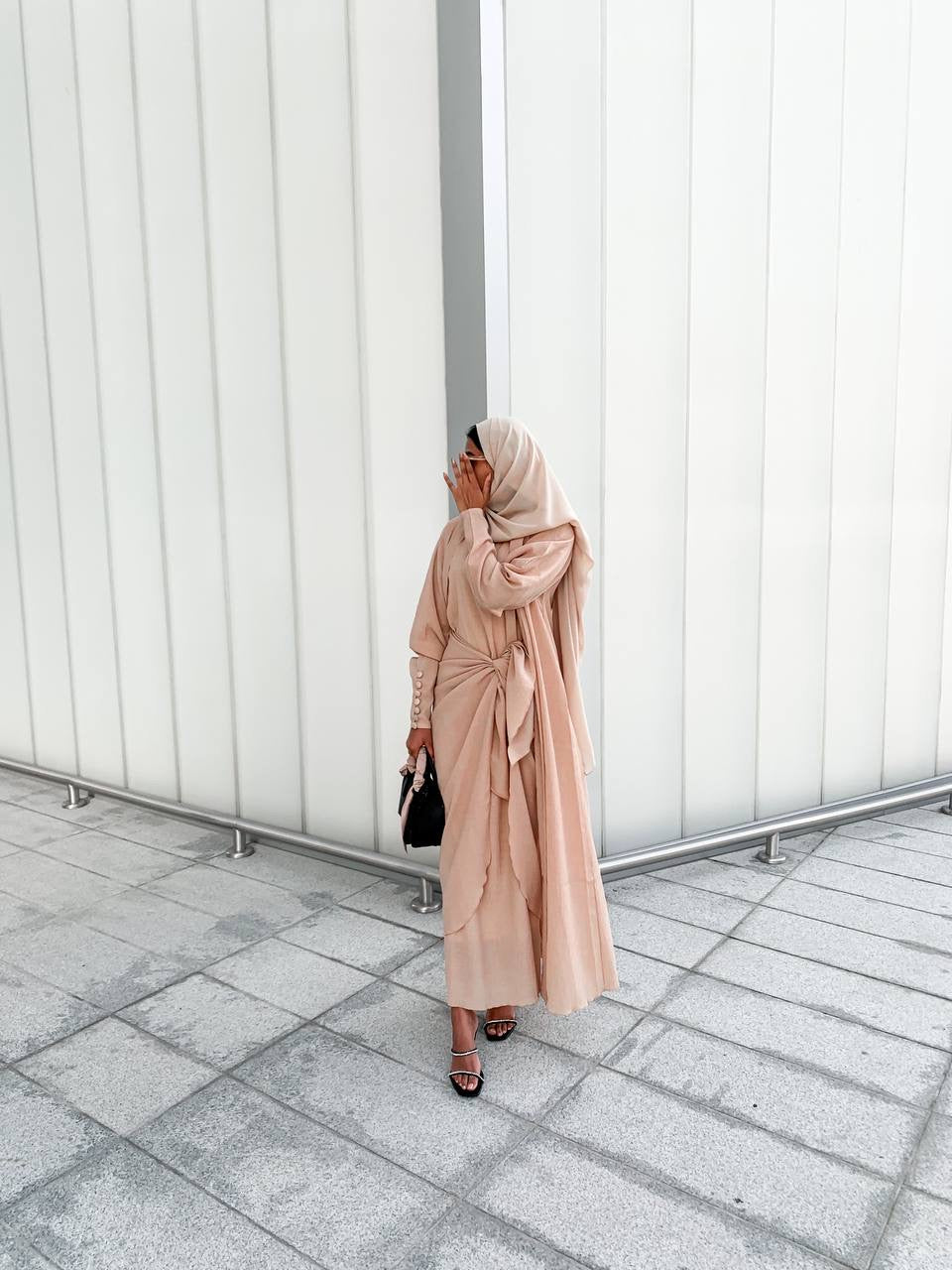 BUTTON ABAYA