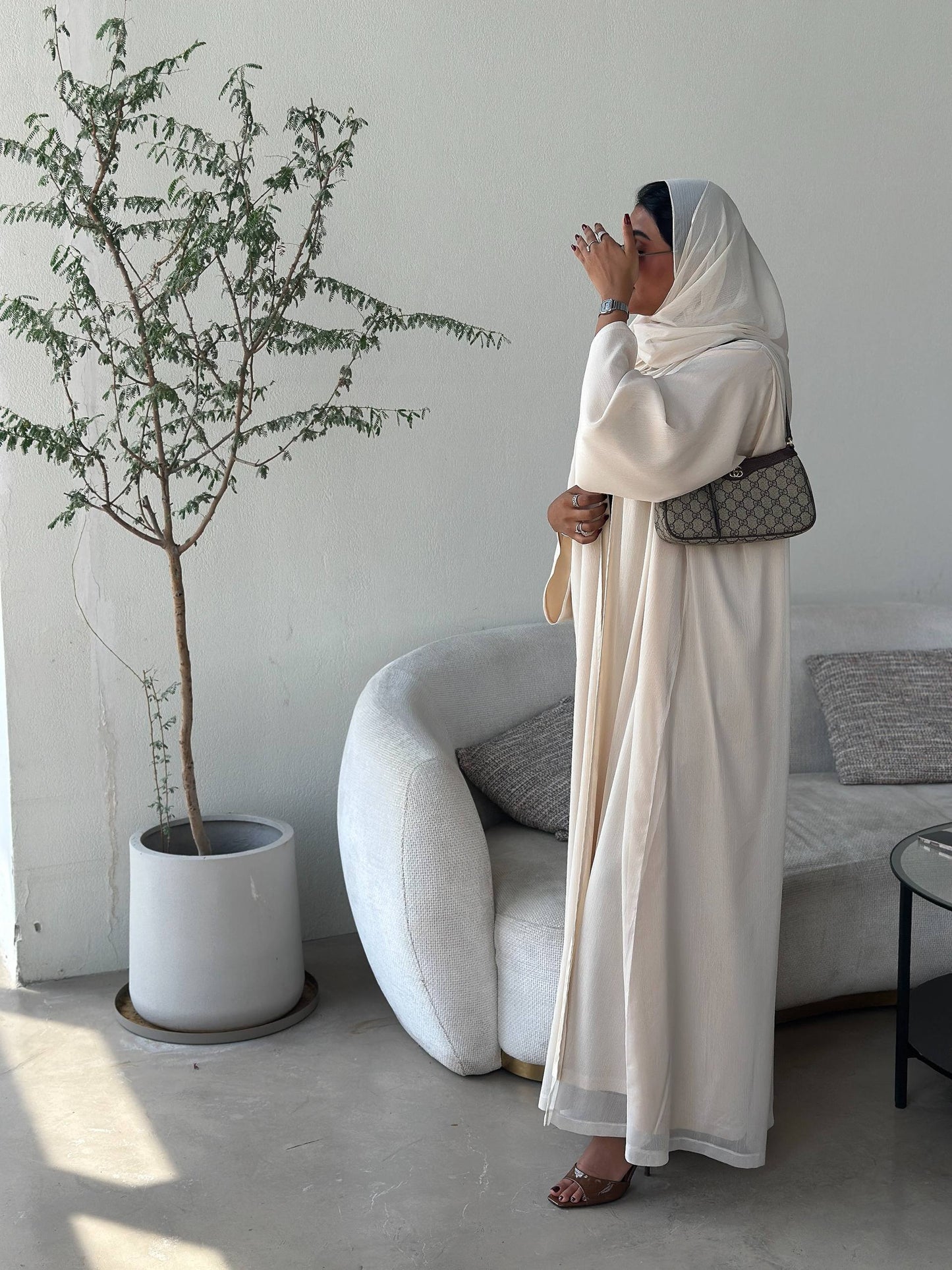 SHINY ABAYA