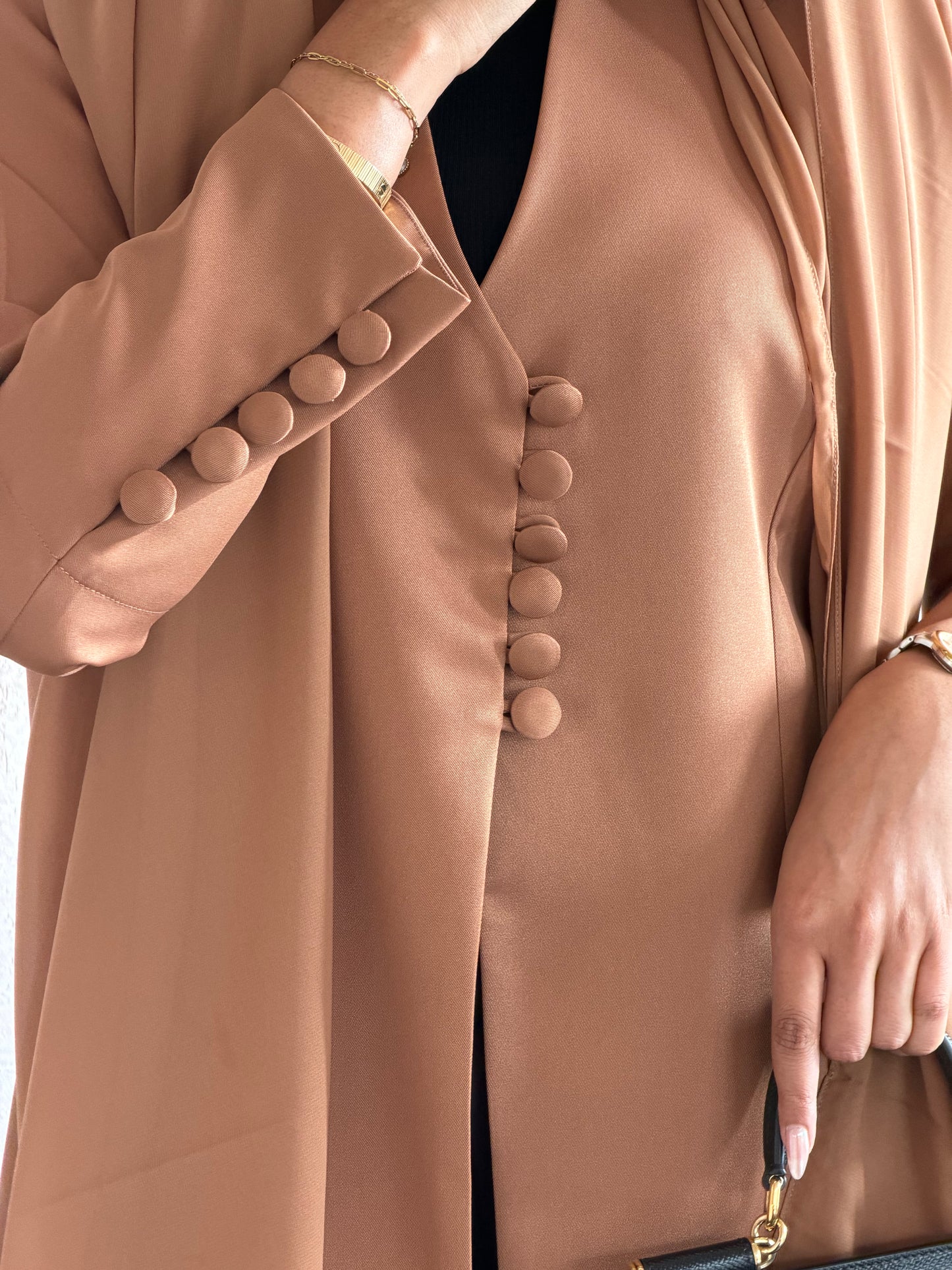 VALI ABAYA