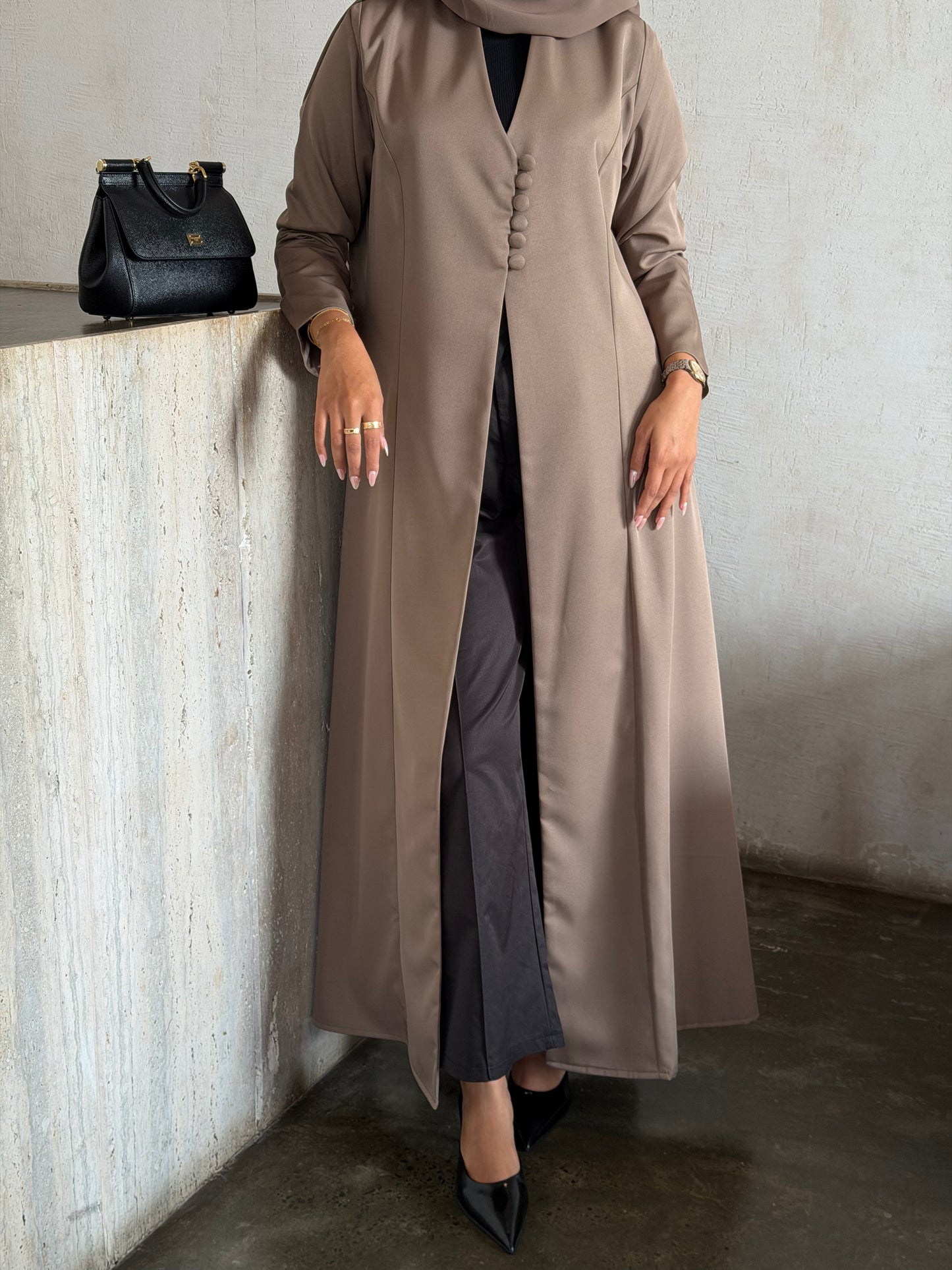 VALI ABAYA