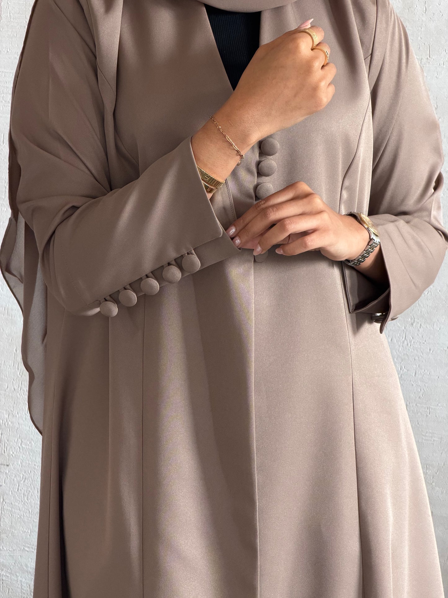 VALI ABAYA