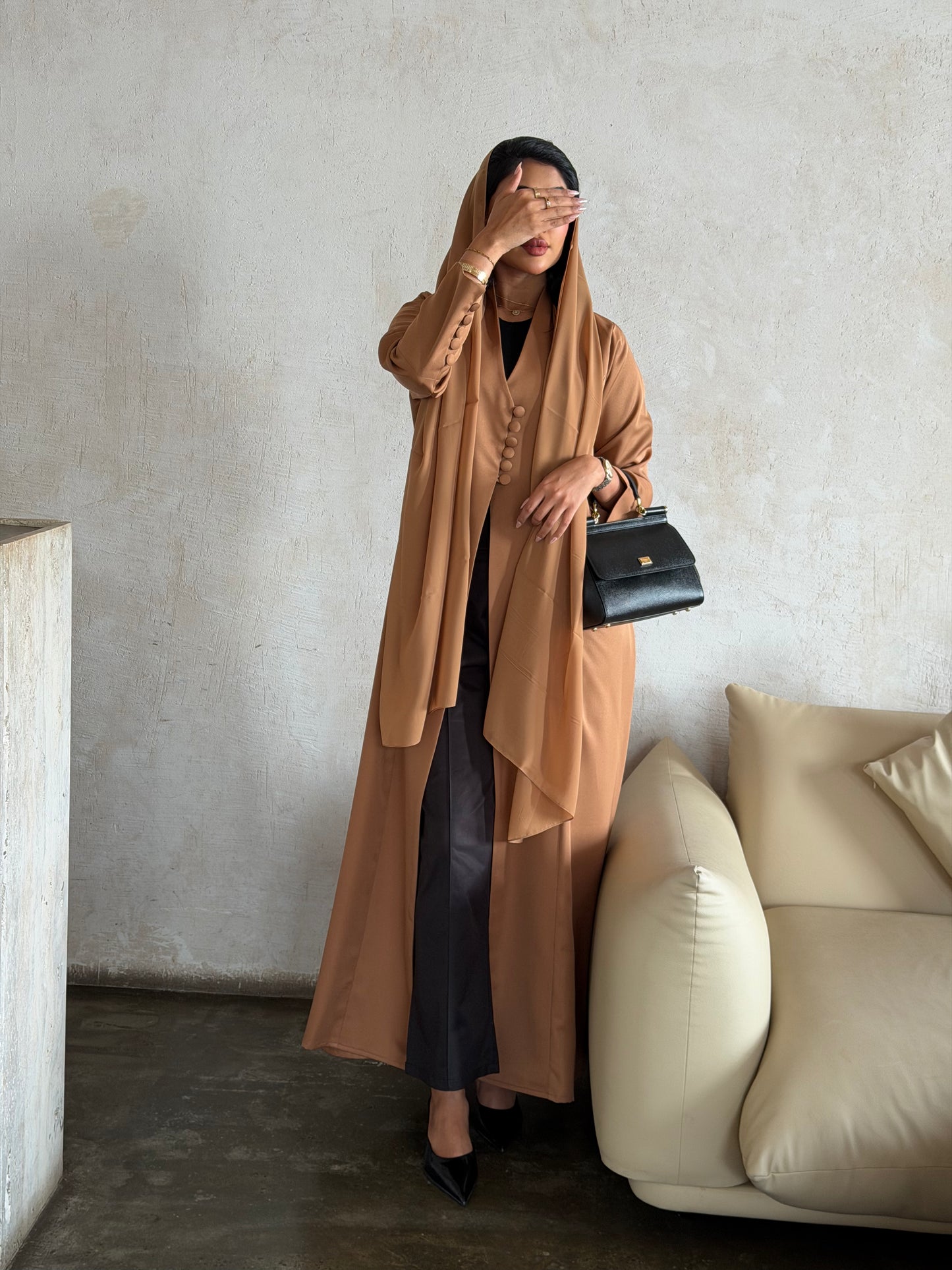 VALI ABAYA