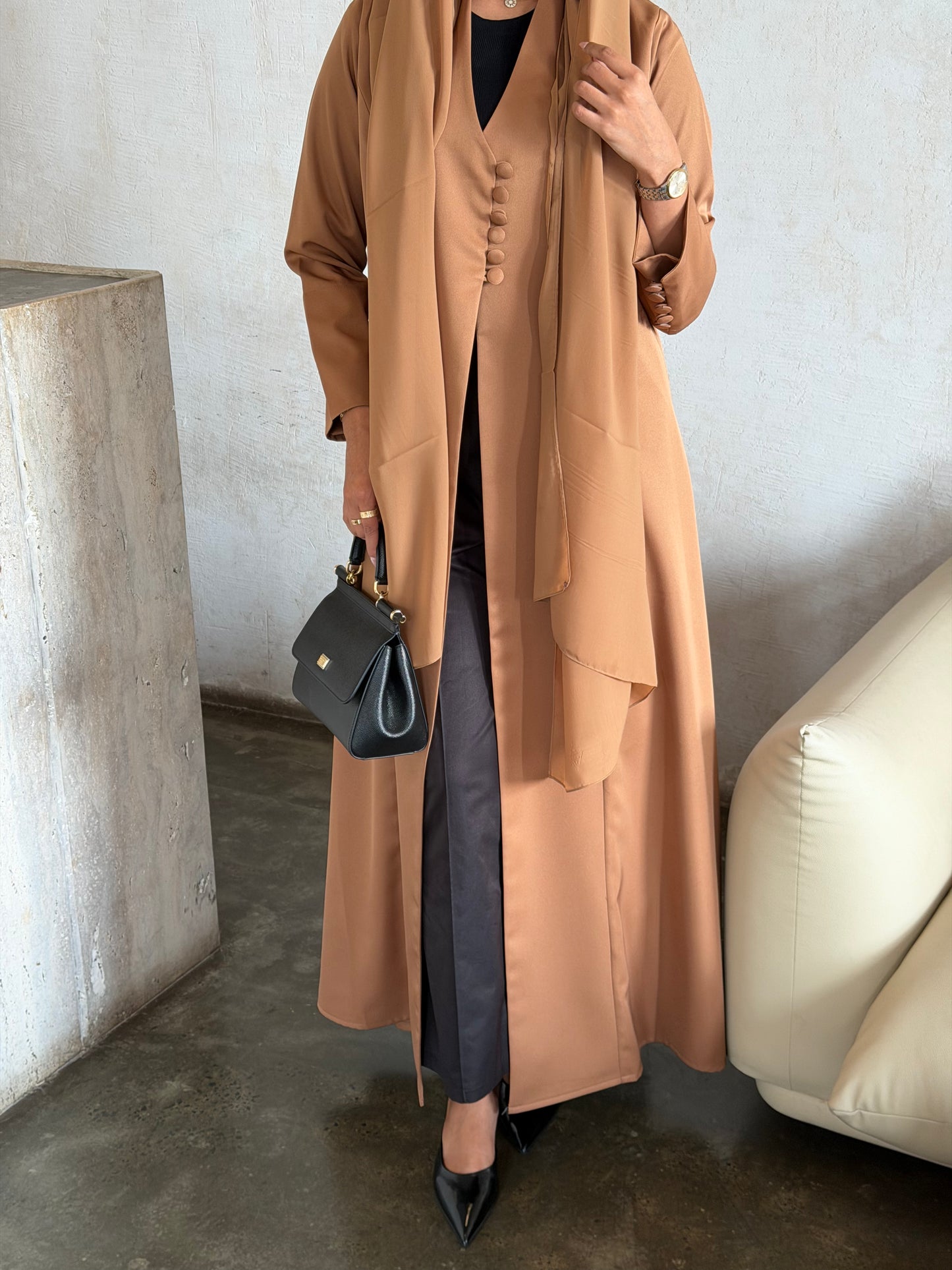 VALI ABAYA