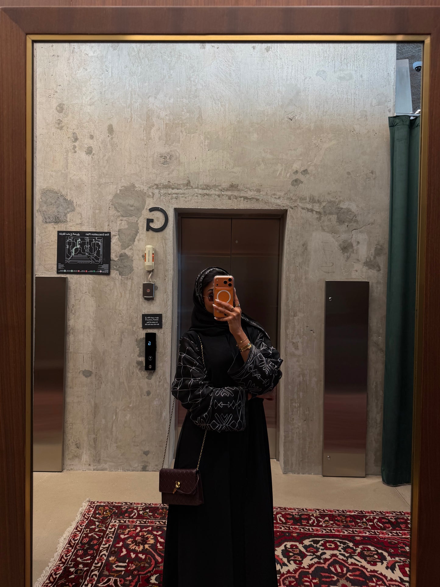 LAVIN ABAYA
