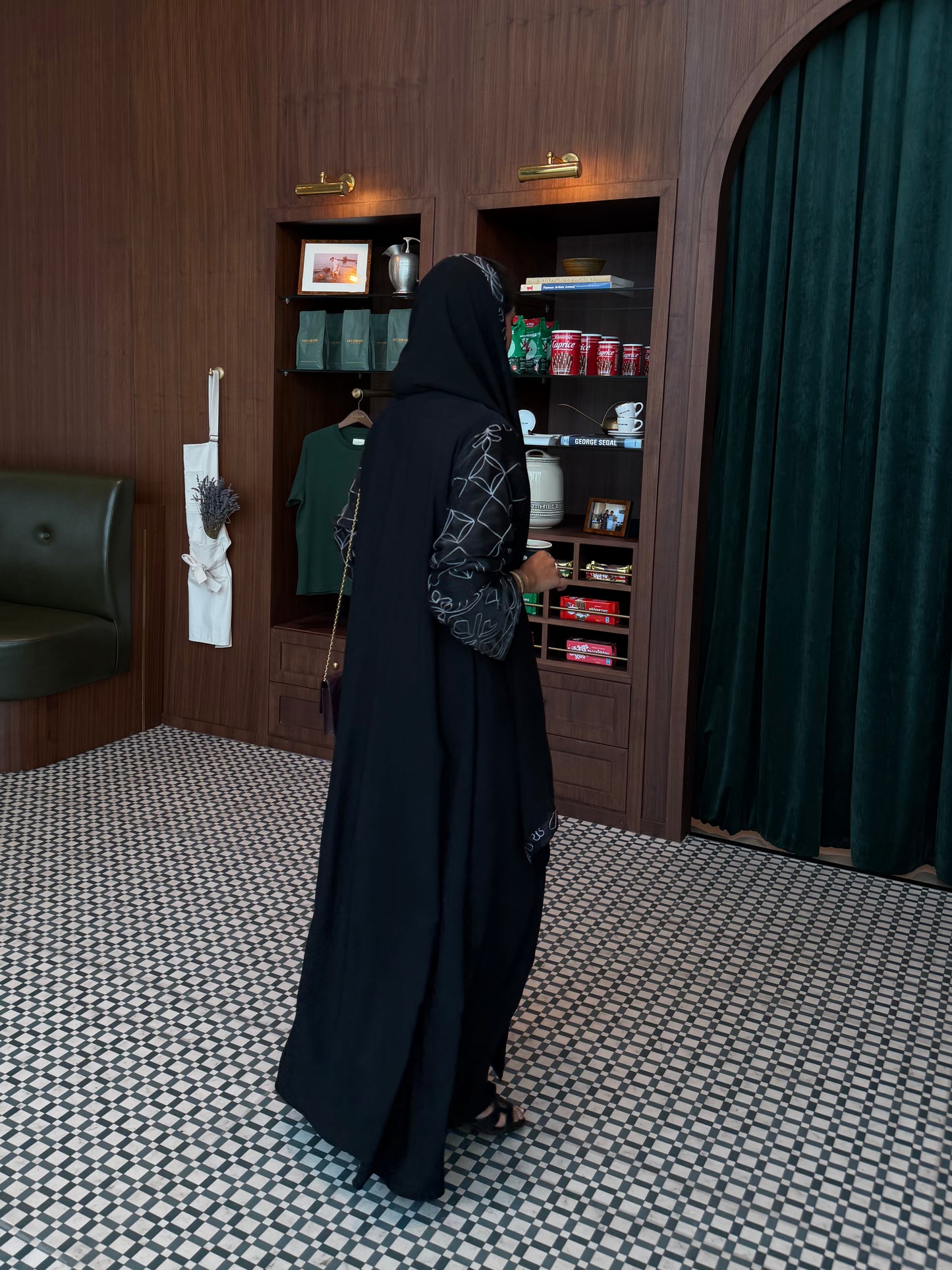 LAVIN ABAYA