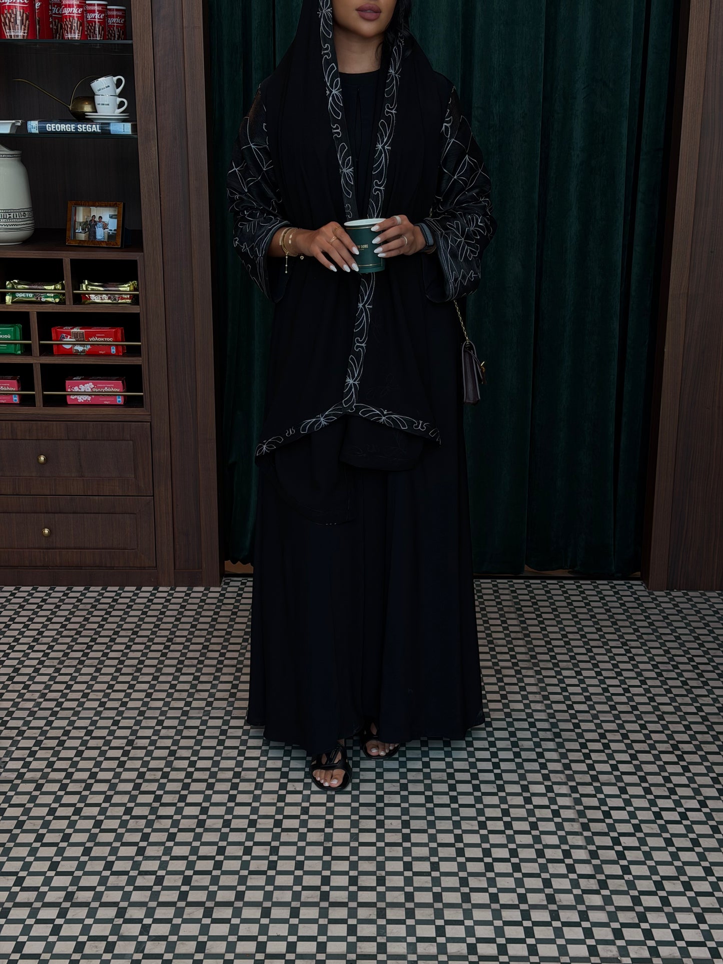 LAVIN ABAYA