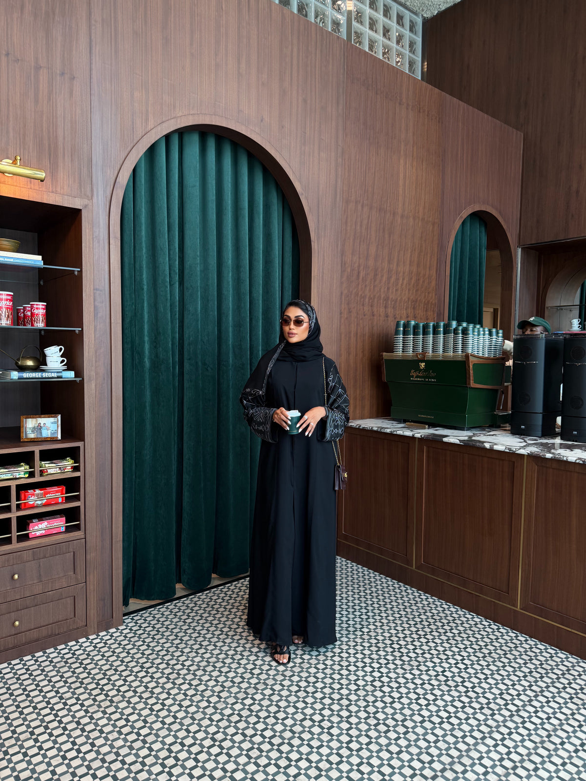 LAVIN ABAYA