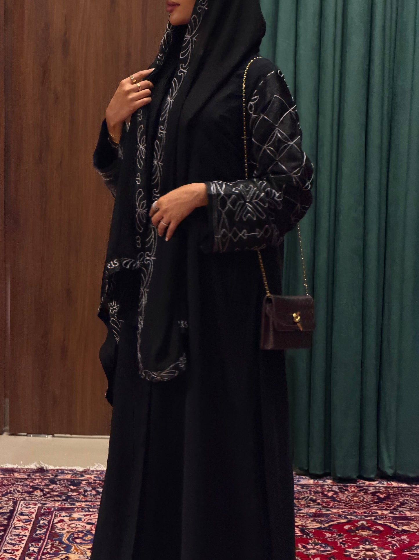 LAVIN ABAYA