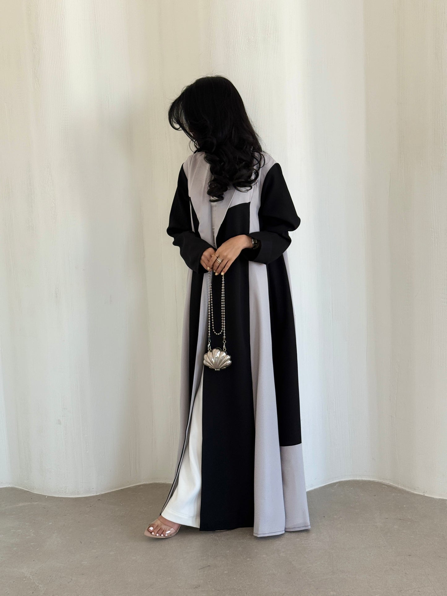 LYVA ABAYA
